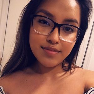 Meet your Posher, Noemi